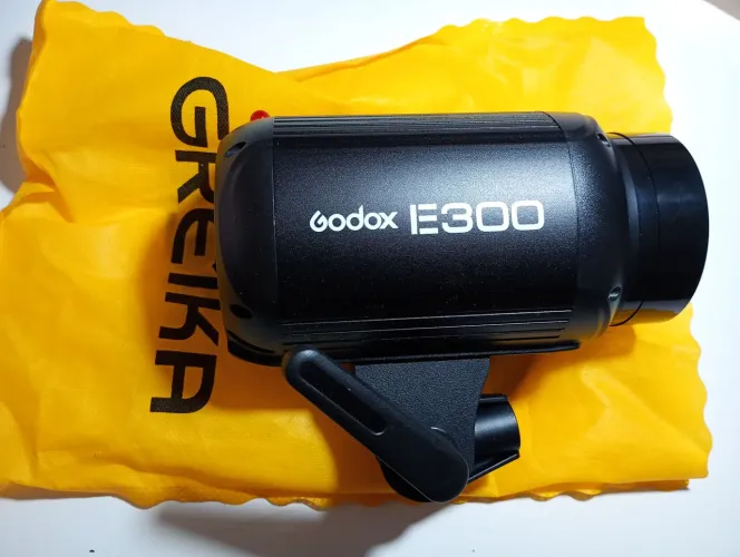 Flash godox Greika E300