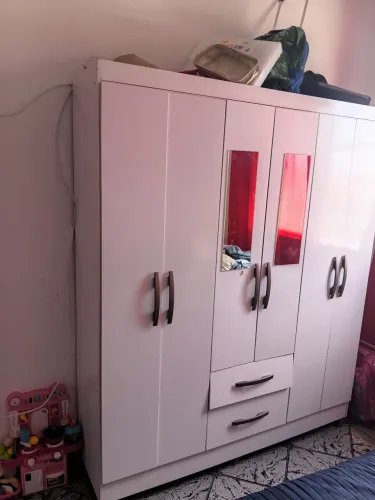Guarda roupa 6 portas