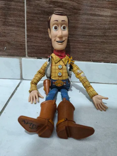 Boneca Woody Tou Story Antigo Original Hasbro 2002 Disney. 30 cm para restauro