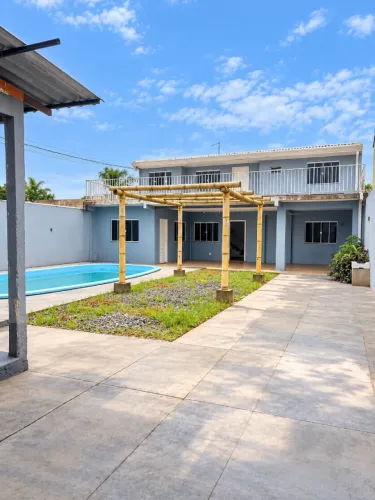 ? CASA AMPLA COM PISCINA E EXCELENTE ESPAÇO PARA A FAMÍLIA