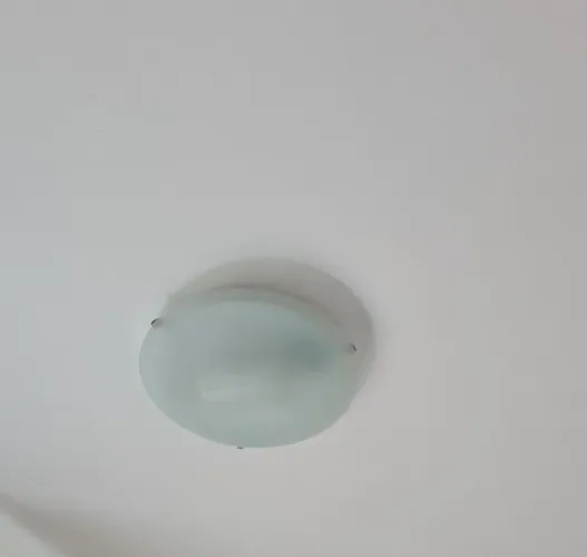 PLAFON DE UMA LÂMPADA