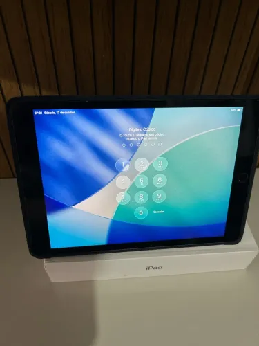 iPad Apple 9ª Geração em Ótimo Estado + Caixa e Acessórios Originais