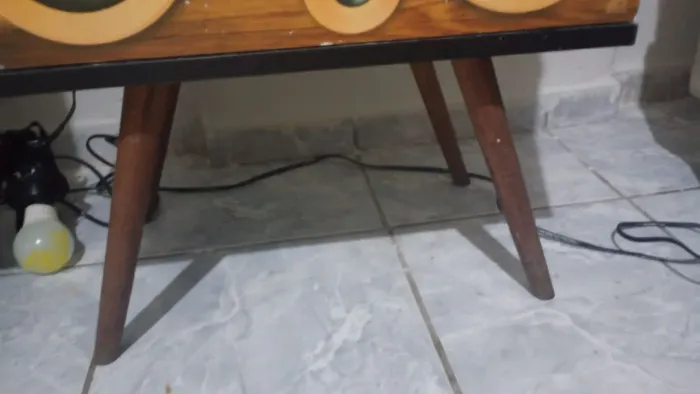 Criado mudo. Om 2 gavetas