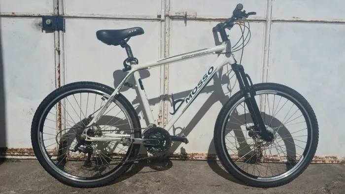 Bicicleta Aro 26 MTB Mosso Odyssey Alumínio 24 Marchas Câmbio Shimano Freios a Disco