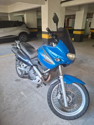 MOTO SUZUKI FREEWIND 650 1999 - CHASSI 000001 NO BRASIL