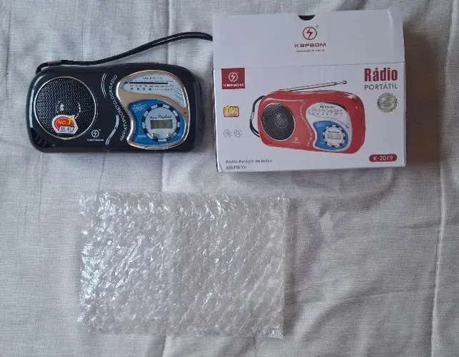 Radio portátil, marca kapbom, modelo 2019, AM FM TV, cor preta, novo, na embala