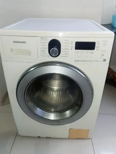 maquina lava e seca funcionando,com defeito