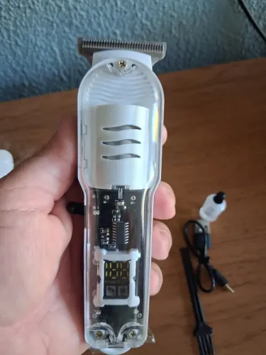 Máquina de Cortar Cabelo e Barba Transparente Recarregável USB
