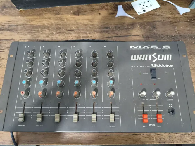 Mesa de som mxs6 wattsom