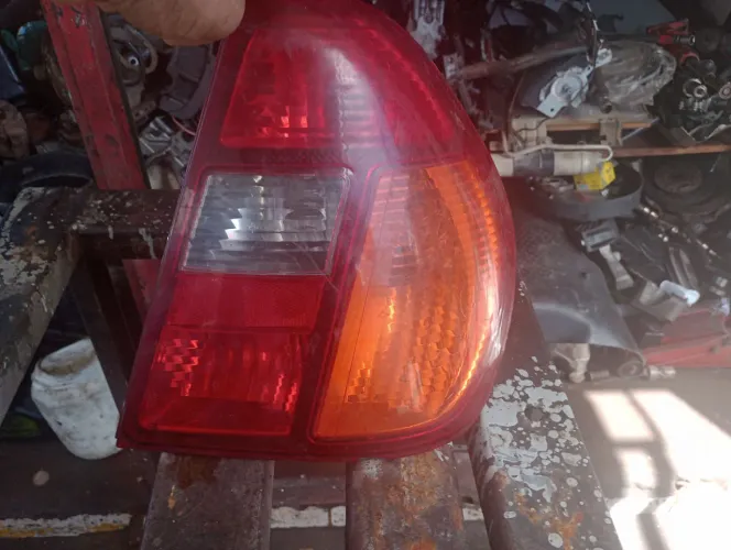 Lanterna Renault Clio 