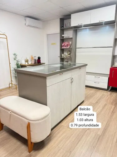 Vendo moveis para loja de roupas