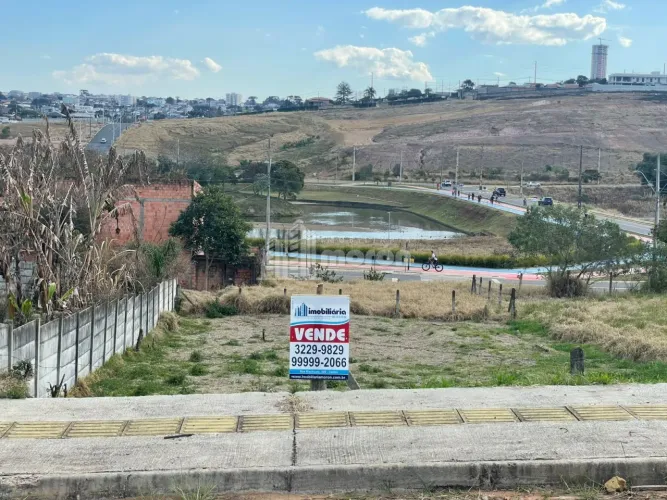 TERRENO À VENDA NO JD BARRETO