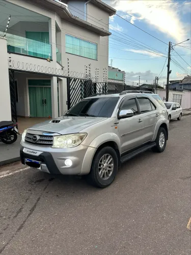 Toyota Hilux SW4 SRV D4-d 4X4 3.0 TDI Dies. AUT 2011