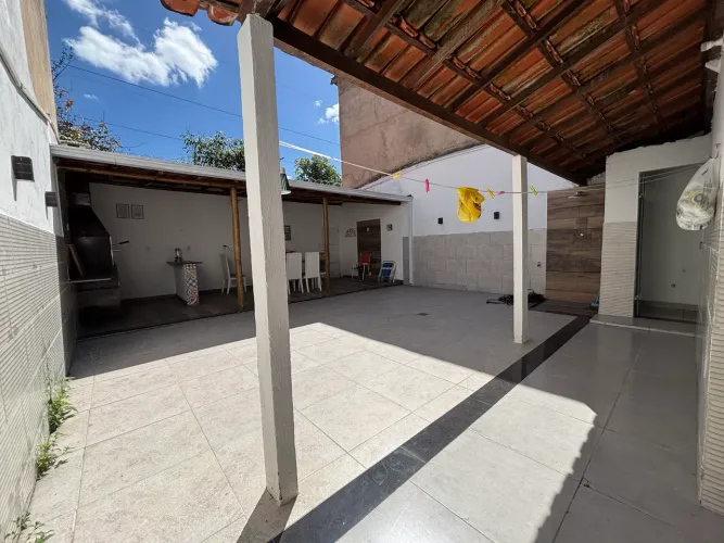 Casa de lote inteiro no Morada do Vale