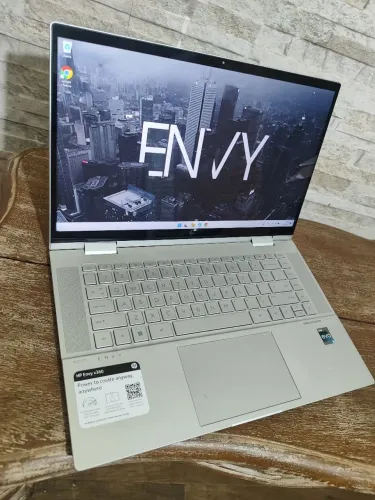 notebook HP envy x360 core i5 12° Ger tela Full HD touchscrem 8 GB nvme 256