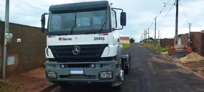 Mercedes-Benz Axor 3344 6x4 - Ano 2009 - Cavalo Mecânico