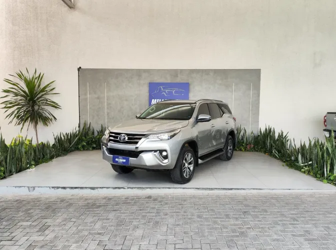 Toyota Hilux SW4 SRX 4X4 2.8 TDI 16V Dies. Aut. 2020