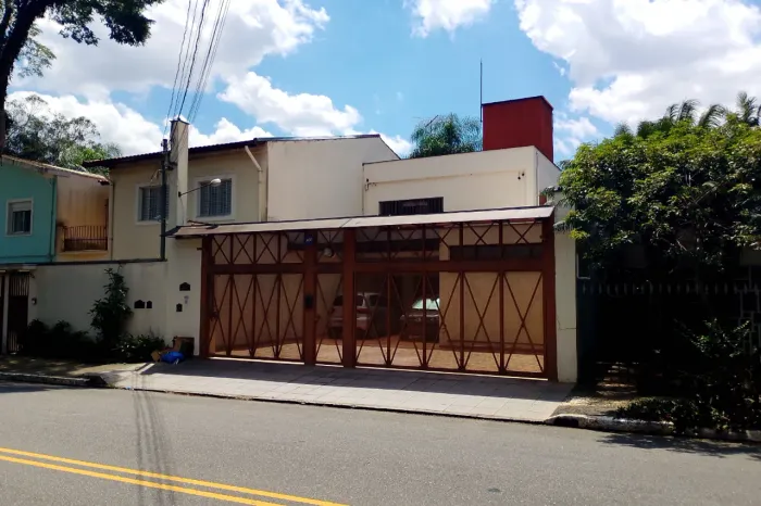 Casa para venda em Brooklin com 4 quartos, sendo 2 suítes, 493m²