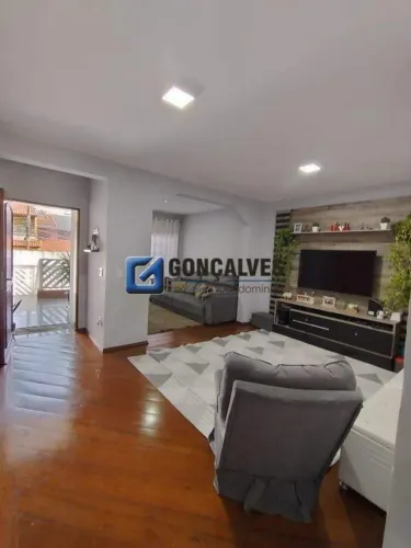 Casa à venda no Nova Petrópolis (S. Bernardo do Campo) com 4 suítes e espaço gourmet