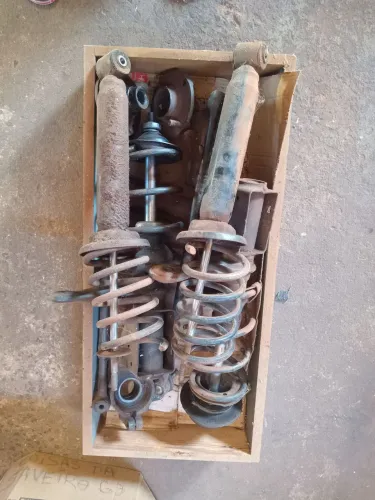 Vendo Suspensão fixa da saveiro g3 valor a combinar
