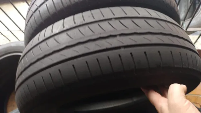 pneu 195/65 R15 meia vida $350 par