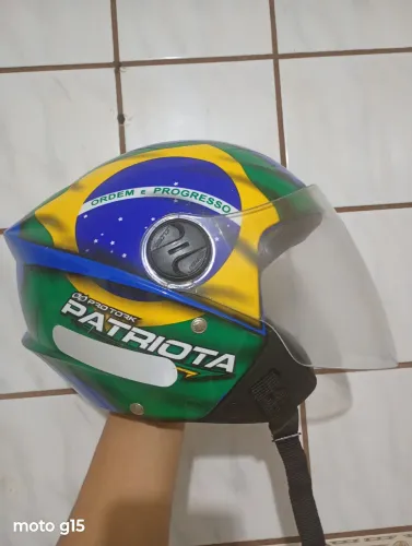 Capacete tamanho 60