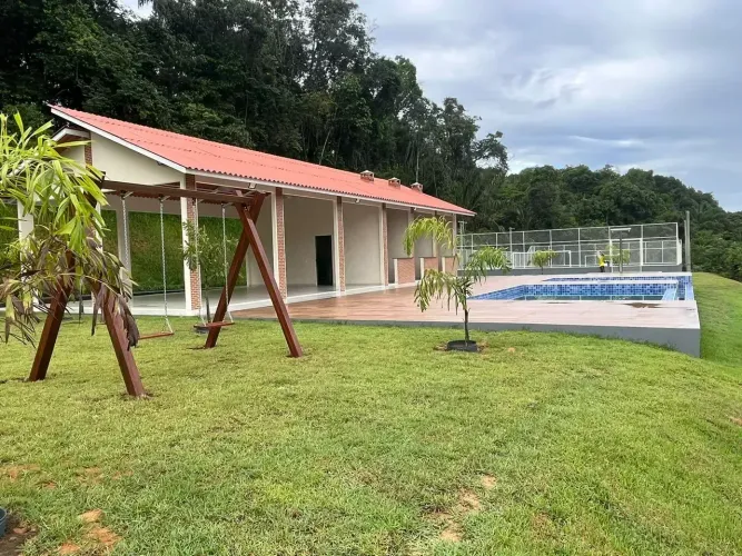 Lote com 600 em residencial com portaria 24h