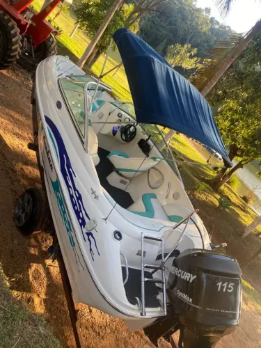 Lancha focker 190 motor 115 Mercury injetado.    