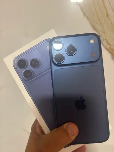 iPhone 17 pro Max azul 1 mês de uso