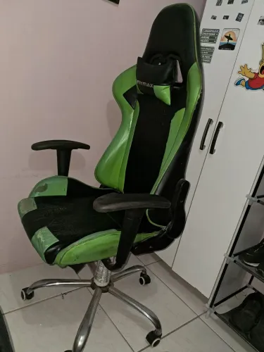 Cadeira Gamer reclinavel usada