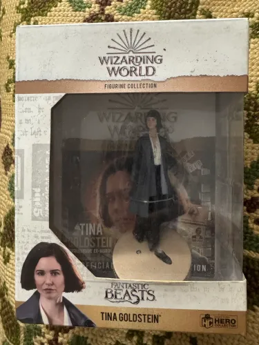 estátua da Tina Goldstein da coleção Wizarding World Figurine Collection (Eaglemoss)