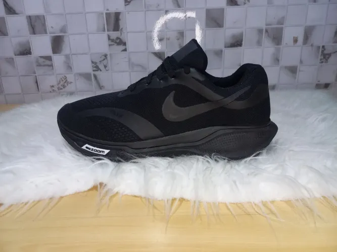 TÊNIS NIKE - [ TAMANHO ESPECIAL - 47°].