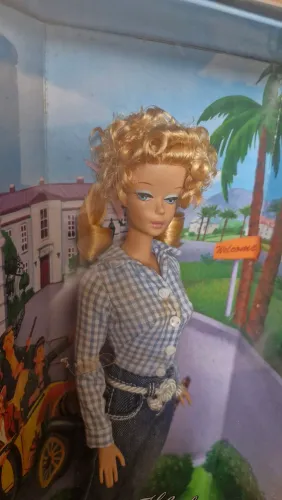 Barbie Beverly Silkstone style