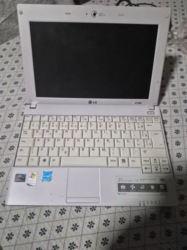 Netbook, com windols xp entao precisa configurar, otimo p peças!