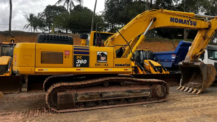 VENDO TRATOR DE ESTEIRA JOHN DEERE 700J
