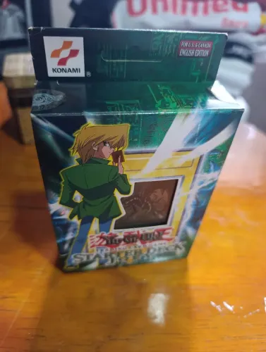 LOTE DECK INICIAL JOEY EN + CARTAS OCG + LATA METÁLICA 