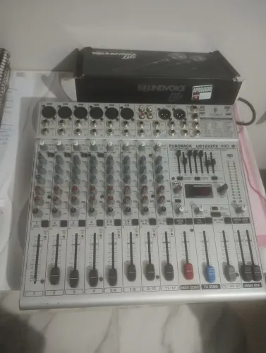 MESA BEHREINGER EURORACK UB 1222FX-PRO