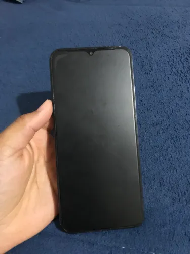 Celular à venda