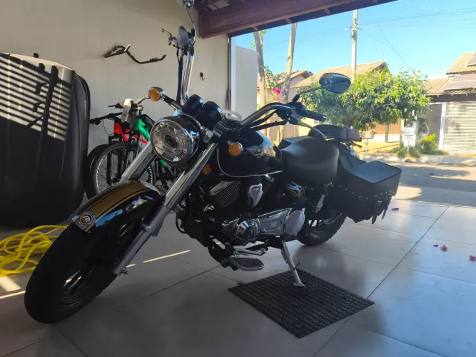 Disponho moto para os apaixonados por Custon