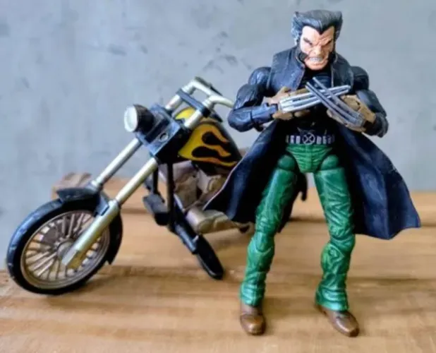 Wolverine marvel legends 2004 toybiz