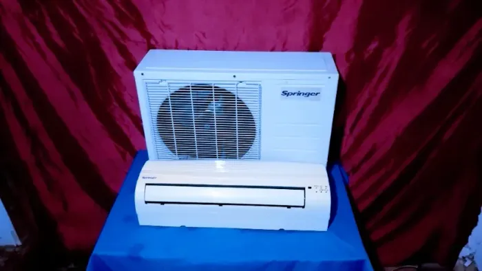 Ar condicionado 9.000 btu. Quente/Frio