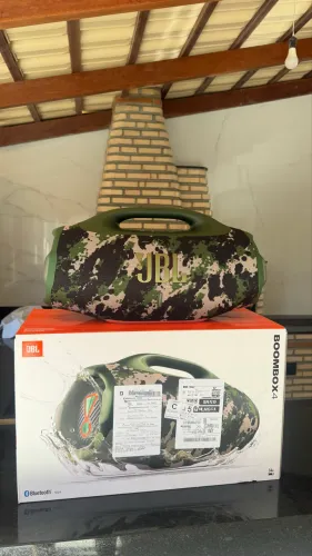 Caixa Jbl camuflada
