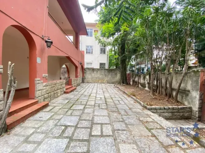 LINDA CASA EM LARANJEIRAS RJ.