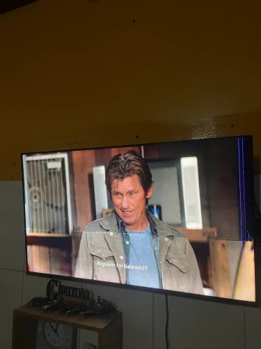 Tv 43 quebrada, mas funcionando
