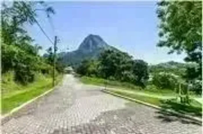 VENDO TERRENO COM 372 M2 NO CONDOMÍNIO PEDRA DE INÕA EM MARICÁ RJ