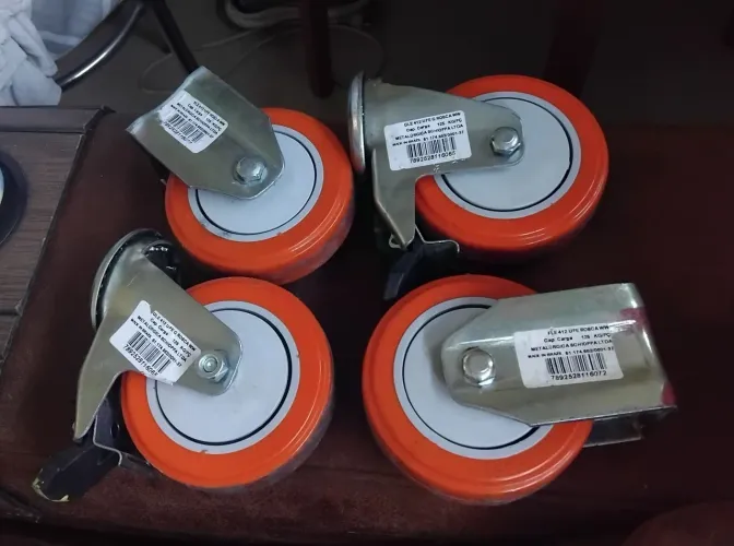 Kit 4 Rodízios Schioppa 4 Polegadas Laranja UPE 125kg (2 Giratórios com Freio + 2 Fixos