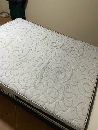 Cama com colchão