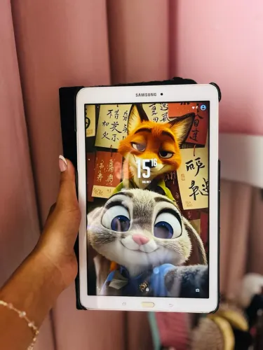 Tablet Samsung SM-T560