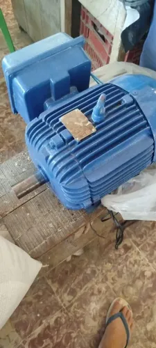 Motor bifásico 7.5cv vendo ou troco em um trifásico de 10 cv