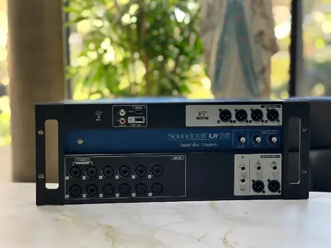 Mesa Digital Soundcraft Ui16 Novíssima